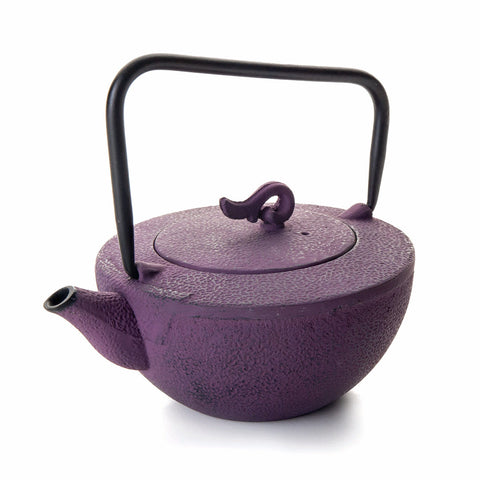 tetera de hierro fundido Tokio color púrpura con filtro IBILI